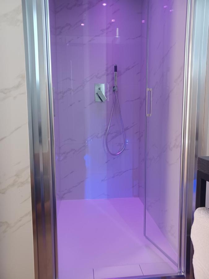 All'1 di Rajno' Relaxing ApartHotel Lecce Bagian luar foto